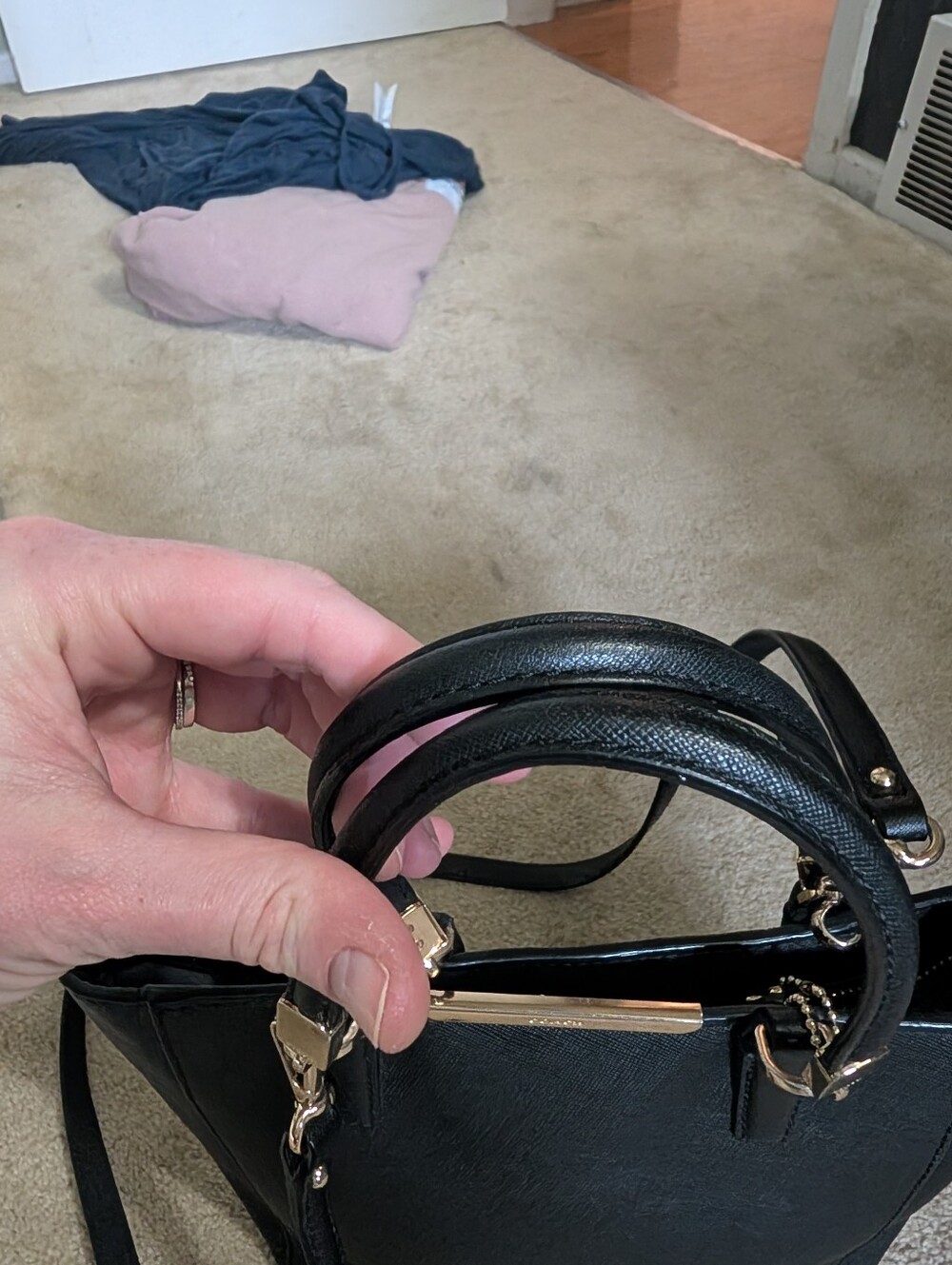 Coach Handbag - Picture 4 of 8